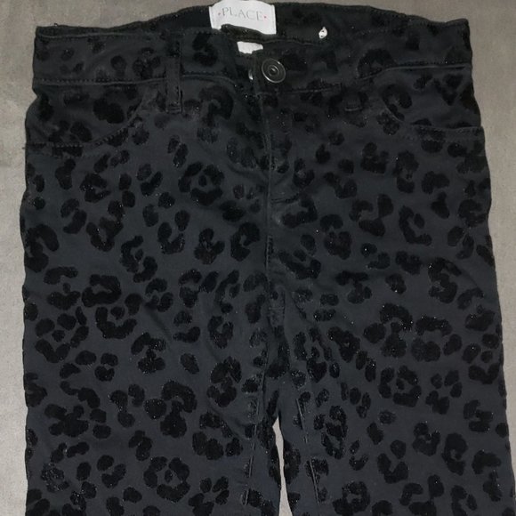 CHILDREN'S PLACE BLACK JEAN WITH BLACK VELVET ANIMAL PRINT SIZE 6X/7 - Picture 1 of 6